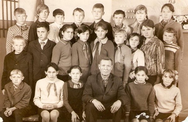 Ученики школы д. Нижне-Аверкино (Анатьял) Похвистневского района.