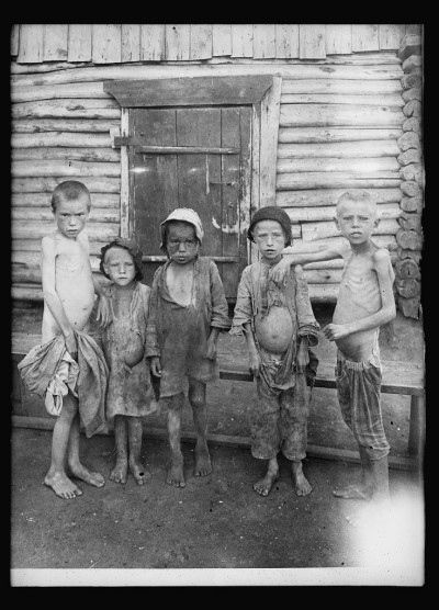 Голод в Бугурусланском уезде. 1921 г. Дети из приёмника №17 (фото 2)